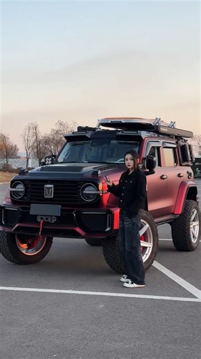 How could a girl not look cool driving a Tank 300 #Offroad #Tank300 #Girls'Car