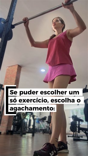 Endocrinologiaemdia on Instagram: "👉🏼Pensamentos de uma Endócrino durante o treino Uma dica valiosa de exercício 💎✨ 1️⃣ Se você só puder escolher um exercício, escolha o agachamento. Ele não treina só músculos — treina metabolismo. 2️⃣ O agachamento é o exercício que mais se parece com a vida real: levantar, sentar, sustentar o próprio corpo. 3️⃣ Quer gastar mais energia, ganhar força e proteger o metabolismo? Agache. 4️⃣ Nenhum exercício ativa tanto o corpo inteiro quanto o agachamento. É fo