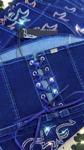 It really does sparkle like that 🤠💎✨ Available now 🤠