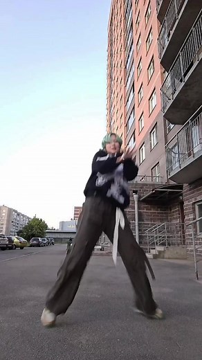 Прям на стол - Трендовый танец с огромной ж****