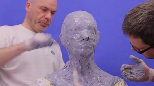 Learn the techniques you need with our Classics from the Vaults Collection, now available! 👏 In this lesson, you’ll discover how to cast in silicone and plaster bandage, as well as how to create a PU resin and rigid foam positive from a life cast. You’ll also learn how to clean up the life cast, build a base for it, and prepare it for matrix moulding. Find this lesson in the course, The Art of Ageing with Prosthetics, and learn to create realistic ageing makeup by subscribing to our monthly pla