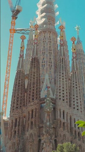 This Building Has Been Under Construction for 140 Years⚒️
