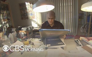 参观美漫传奇画师Alex Ross的工作室！大量超英收藏令漫迷羡慕！