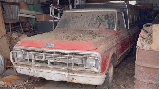 Abandoned 1970 Chevy barn find after almost 50 years and it’s a true time capsule