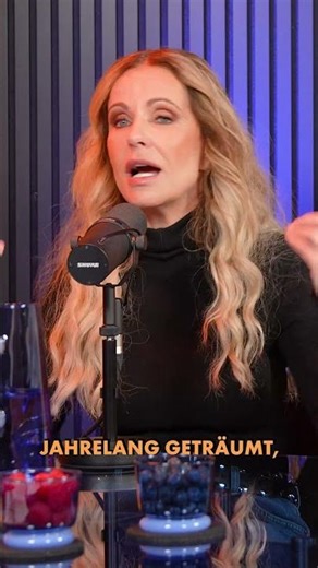 RTL presenter Katja Burkard is a guest on "Between the Lines"