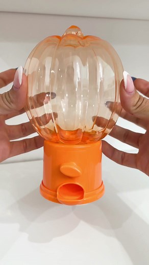 A little makeup room decor with this pumpkin sponge dispenser #beautyroom | MakeupMolly