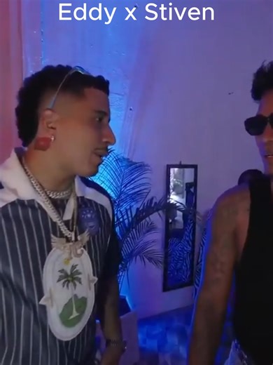 Eddy Lover es un cantante panameño muy reconocido dentro del género urbano, especialmente por su estilo romántico dentro del reggaetón. Nombre real: Eduardo Mosquera Origen: Panamá Género: Reggaetón romántico, música urbana 🎤 Características principales Eddy Lover se hizo famoso por combinar ritmos urbanos con letras sentimentales. A diferencia de otros artistas más enfocados en lo bailable o explícito, él destaca por canciones de amor, desamor y relaciones. 🌟 Éxito y popularidad Saltó a la fa