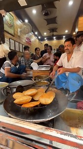 2.2M views · 7.4K reactions | बनारस की कचौड़ी नाम बड़े और दर्शन छोटे ? #banaras #banarasi #banarsikachori #kachori #poori #varanasifood #varanasifoods #foodierobin #therambhandar | Foodie Robin | Facebook