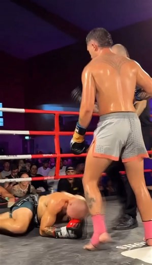 💥 Textbook set-up ➝ Lights out. | DCA MMA