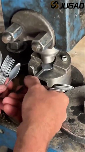 The Birth of a Great Spoon, Decided by a Single "Strike" from JUGAO