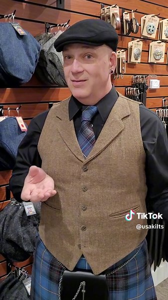 Did someone say Flat Caps? Erik is here to with a quick history lesson on this iconic piece of highland dress! #usakilts #kilt #kilts #mensfashion #flatcap