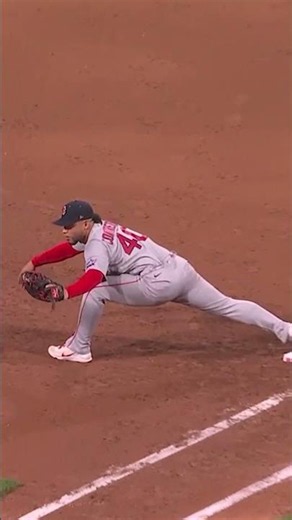 Ernie Clement makes a dazzling play and finishes it off with a Derek Jeter jump throw 😮