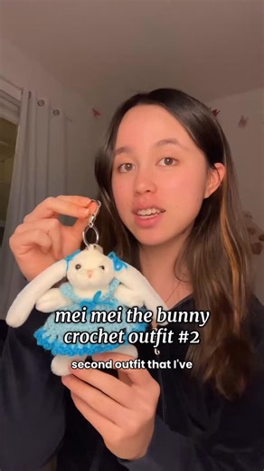 mei mei ˚ ༘♡ ⋆｡˚ meiscrochet on Instagram: "@meimei.thebunny crochet outfit #2 !! Do you like the blueberry button? 🫐 #crochetersofinstagram #meimeithebunnycrochet #laufey #laufeyland"