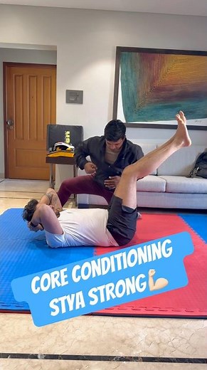 Boxing training - core conditioning, Stomach punch to make your core stronger 🥊