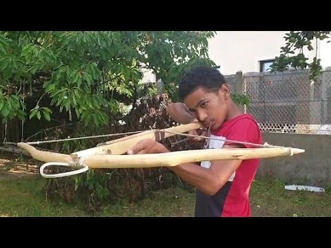 arbalète médiévale du début du 14ème siècle 14th medival crossbow