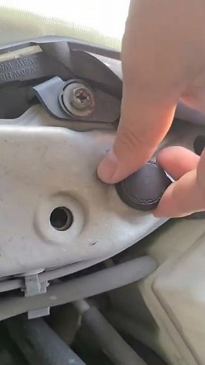 前方よりカタカタ音がする原因【故障事例】