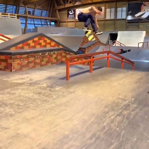 Hardflip late-flip front board to fakie? Sure, why not. Aurélien Giraud's got 'em 🤷 | BOARDWORLD