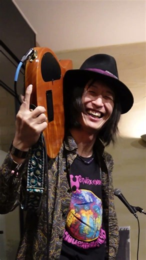 Playing Little Wing Like Hendrix (Behind the Head + Teeth!) 🇯🇵🎸