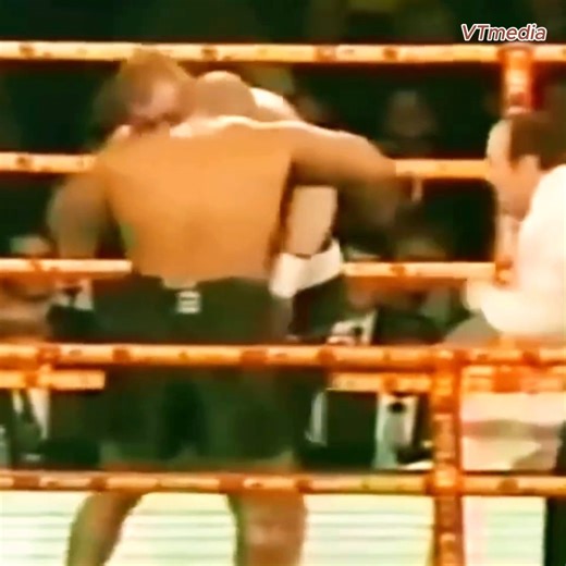 Mike Tyson vs the ARROGANT FAT! This fight is scary to watch | Street Fight Europe