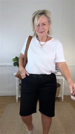 @mazlifestyle has gotten her hands on our best selling longer length denim BERMUDA SHORTS and she loves!! 🙌✨ Flattering knee-length, super stretchy and oh-so comfy – these shorts are the perfect mix of style comfort. Sizes 8–26… don’t wait, they won’t last long > https://bit.ly/4ggFy9I | Freez Clothing