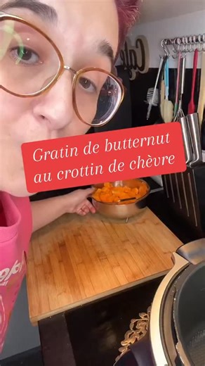 🧡 Gratin de butternut au Cookeo 🧡 Un plat ultra réconfortant, fondant, crémeux, avec ce petit goût de chèvre qui fait toute la différence 😍 Parfait quand on a envie d’un gratin simple, gourmand et qui sent bon le fait-maison. ❤️ Ingrédients • 1 butternut • 1 oignon • 100 g de lardons • 1 briquette de crème semi-épaisse • 4 crottins de chèvre Simple, efficace, et terriblement gourmand 😋🫶 #moulinex #dorianeetsesrobots #cookeo #extracrisp #cuisinefacile | Doriane et ses robots