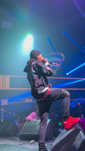 ENBONCHERD.COM 📸 on Instagram: "@lilnaay___ Live @whiteclub_dr @_enboncherd"