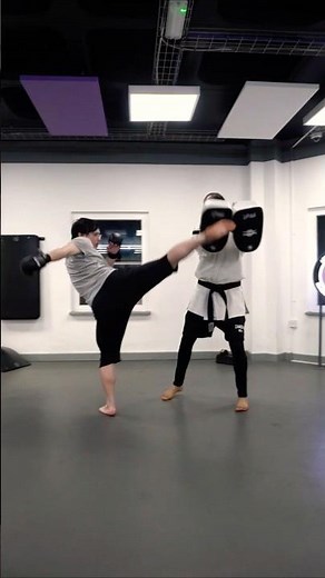 Catch your opponent out with these K1 Kickboxing & Karate Combos 🔥