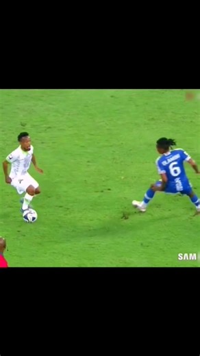 Players are just falling 😂💥🔥💯#betwaypremiership #orlandopirates #kaizerchiefs #soccer #football