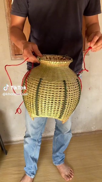 Crafting Traditional Woven Baskets with Natural Materials