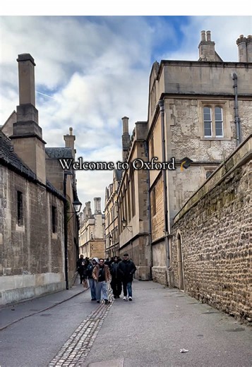 📍Oxford, England… One of the prettiest cities in the UK 😍👌🏻 #historicengland #uktravel #city #oxford #traveltok