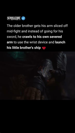 In Predator: Badlands (2025), he doesn't reach for his weapon.