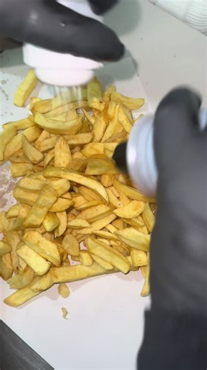 We cook FRESH chips with every order so don’t just watch come get a BAG OF CHIPS🍟 The only correct way to enter 2026😉🎉🎉🎉