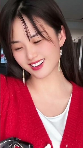 笑起来很甜的女孩。"웃을 때 매우 달콤한 소녀". #最美笑容 #素颜