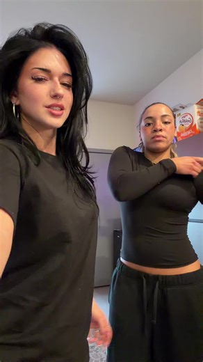 back with more of the roomie chronicles @nev marie | Roomie