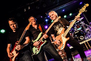 FM vuelve a España con cinco conciertos