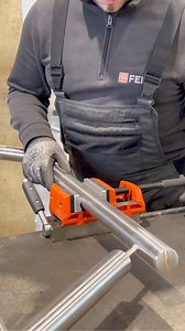 No more slipping or scratching! The FEIN VersaMAG protective jaws keep your workpieces secure and scratch-free, even with delicate materials like stainless steel, aluminum, or plastics. Increase your productivity and protect your projects with these durable jaws—your vise’s new best friend! 💪 Learn more ▶️ https://fein.com/en_ca/accessories/pair-of-protective-jaws-b-prism-110-mm-aluminum-fein-versamag-30240477010/ | Fein