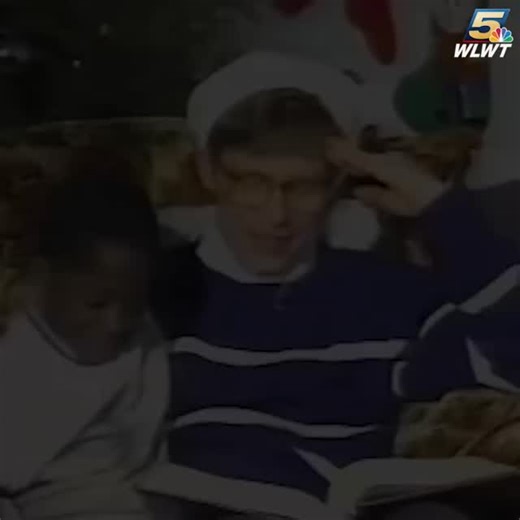 WLWT on Instagram: "From the archives: A special reading of "Twas the Night Before Christmas" by Cincinnati residents in 1991 including some icons like Johnny Bench, Joe Nuxhall, Ickey Woods and more."