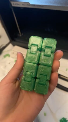 3-D printed infinity cube #3dprinting #woodworking #3dprinted #fidgettoysplus #fingerboard #wood ￼￼￼