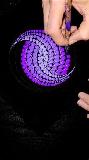 Would you like a you tube tutorial for this swoosh sphere? Vote or write to me in the comments 💜👇🏻 #timelapsevideo #swoosh #spiral #satisfyingvideos #spiralart #sphere #sacredgeometry #acrylicpainting #mandalaart #dotting #purpleaesthetic #spinning #dotmandala #artvideo #mandala | Mandala Art Natasha