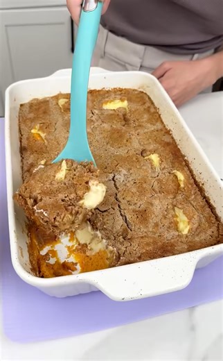 The easiest pumpkin cheesecake dump cake ever