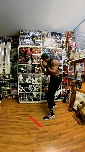 FOOTWORK DRILLS. ❤️👊🏽 .. #box #boxing #boxeo #boxingday #reels #movieclips #reelsinstagram #reelitfeelit #motivacion #fürdich #viral #personaltraining #beginner #relax #movietime #BoxingProTips #trainingmotivation #workout #Netflix #fitnesboxen #fyp #mma #nigeriantiktok #God #football #nigeriancomedy #viralreelsvideo❤️ #instagramreels | Boxen Peters Box-Team