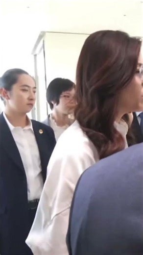 On the last day of her trip to mainland China, Cheng Li-wen experienced the Xiaomi Car firsthand,...