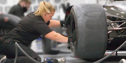 What it takes to be an IndyCar pit crew member