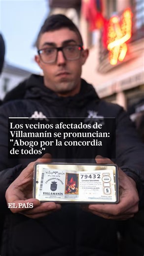 EL PAÍS on Instagram: "Después de casi cuatro horas de debate en la segunda planta del Hogar del Pensionista, el centenar de vecinos reunidos en un espacio de 40 metros cuadrados ha llegado a un acuerdo para cuadrar las cuentas y conseguir los cuatro millones de euros que faltaban para entregar el Gordo de Navidad a todos los que compraron el número ganador, después de que la comisión de fiestas vendiera más papeletas que décimos consignados y premiados por una simple razón: uno de los integran