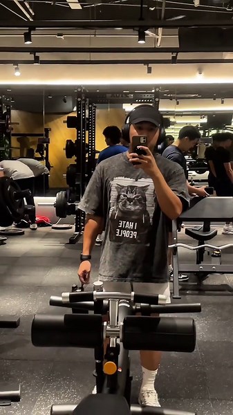 Bagong trending item na naman! Washed tshirt na ₱200 lang. Chrckout na bago pa maubusan! 🔥🔥🔥 #menswear #mensfashion #washedtshirt #trending