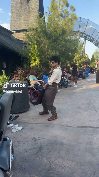 Hannah Kieliszewski (@hannykiel) - Exploring Ygor at Universal Orlando's Epic Universe