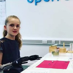 Tilly is awesome. 😍 Here she is picking up marbles for the very first time with her 3D printed bionic arms. Check out the precision dexterity! #BionicHeroes www.openbionics.com | Open Bionics