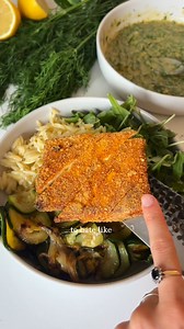 If you’re thinking about eating less meat… This one’s for you 🫶🏼 After 5 years of eating plants, I’ve learned that a plant-based diet is not one of restriction. In fact, the best food I’ve ever eaten has probably been in the last 5 years. So if you’re looking for a sign to introduce more plants into your diet, this is it. You’ve found it. And if you need some recipes to start, here ya go (in order from the video, and available here https://minaelleskitchen.ca): ✨ roasted chickpea & kale wraps 