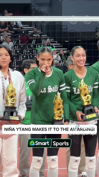 🏐 BETTER LATE THAN NEVER! 🏐 UP Fighting Maroons and 2nd Best Middle Blocker Niña Ytang makes it in time for the awarding ceremonies! Catch every spike, block, ace and all the action from the UAAP Men's and Women's Volleyball LIVE on the Smart Livestream app! 📱🏐 Download the Smart Livestream App NOW 👉 smart.com.ph/livestream. You can also watch it via web browser using the same link! #SmartUAAP #SmartSports #UAAPSeason87