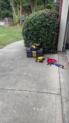 929K views · 10K reactions | Cubriendo escaleras con LVP FLOORING  #ideas #tips #flooring #reelsviralシ #reelsfypシ゚ | Ric-Flooring LLC | Facebook